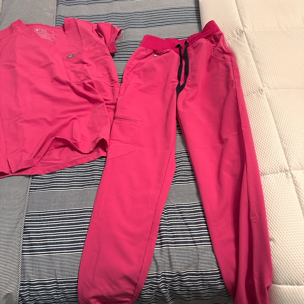 Hot pink figs Zamora scrubs xxs bottoms xs top